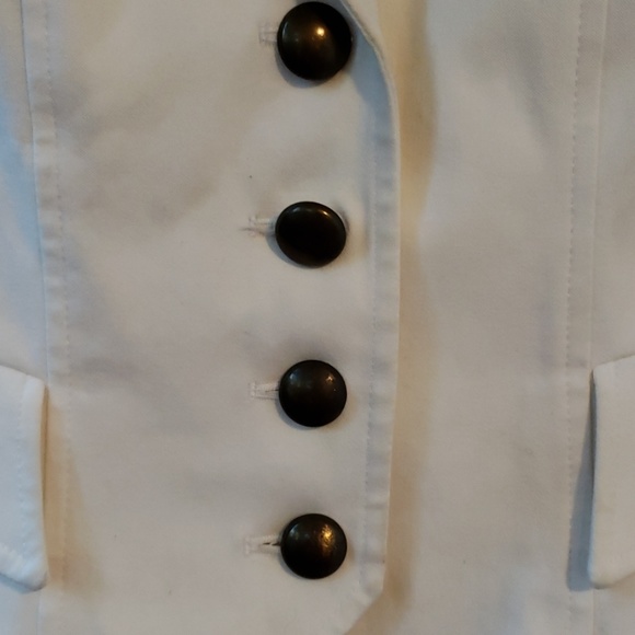 White fitted button down vest with silk lining - Picture 2 of 8